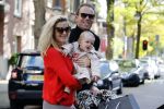 Amsterdam 29 oktober 2016 
Robert doornbos Chantal Bles en hun dochter Jada op de cornelis schuytstraat