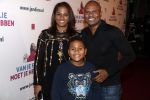Rotterdam 16 oktober 2016
Premiere Jandino Asporaat met van je familie moet je het hebben in het oude Luxor. Roue Verveer, partner Farah Sewgobind en zoon
