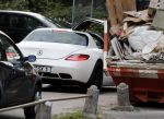 Alphen aan de Rijn 9 oktober 2016
Myrthe Mylius wordt thuis gebracht door (goede) vriend Sebastian Schneberger. Hij heeft een mercedes met vleugeldeuren.