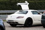 Alphen aan de Rijn 9 oktober 2016
Myrthe Mylius wordt thuis gebracht door (goede) vriend Sebastian Schneberger. Hij heeft een mercedes met vleugeldeuren.