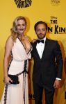 Scheveningen 30 oktober 2016
Premiere the lion king in het circustheater. Tommie Christiaan met vriendin Michelle Splietelhof