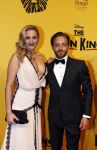 Scheveningen 30 oktober 2016
Premiere the lion king in het circustheater. Tommie Christiaan met vriendin Michelle Splietelhof