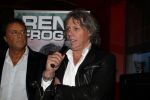 Amsterdam 3 november 2016
Presentatie cd Rene Froger in the harbour Club . Najib Amhali reikt de cd uit. Tommie Peters Thomas Berge Billy Dans en Edwin v Hoevelaak