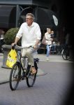 Amsterdam 1 oktober 2016
Ursul de Geer op de fiets op de cornelis schuytstraat