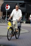 Amsterdam 1 oktober 2016
Ursul de Geer op de fiets op de cornelis schuytstraat