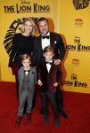 Scheveningen 30 oktober 2016
Premiere the lion king in het circustheater.
Winston Gerschtanowitz met renate Verbaan en hun kinderen