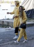 Amsterdam 16 oktober 2016
Wesley Sneijder en Yolanthe Sneijder Cabau vieren de 1e verjaardag van Xess Xava in de Harbour Club en het thema is Lion King. Ook Jessey was er natuurlijk bij. Xelly cabau v Kasbergen met vriend