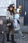 Amsterdam 16 oktober 2016
Wesley Sneijder en Yolanthe Sneijder Cabau vieren de 1e verjaardag van Xess Xava in de Harbour Club en het thema is Lion King. Ook Jessey was er natuurlijk bij. Zus Yolanthe met gezin