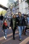 Amsterdam 22 oktober 2016 
Zanger Quincy met zijn vrouw en dochter op de pc hooftstraat