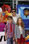 Amsterdam 2 augustus 2017  
Premiere emoji de film in pathe arena. Arjen Lubach met kinderen van zijn vriendin