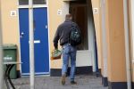 Scheveningen 27 oktober 2017
Barbie krijgt bezoek van Chiel Harten en van de sociale dienst aan huis.
