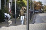 Amsterdam 21 oktober 2017
Candy Dulfer en haar nieuwe vriend Rafael arriveren bij haar huis.   Bela Szenasi de ex-man Candy Dulfer  laat hun hond uit