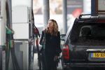 Amsterdam 21 oktober 2017
Candy Dulfer gaat tanken en met een kennis geld pinnen