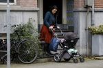 Amsterdam 4 oktober 2017
Caro Emerald met kinderwagen bij haar huis