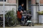 Amsterdam 4 oktober 2017
Caro Emerald met kinderwagen bij haar huis