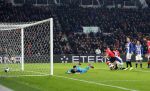 Eindhoven, 22 Januari 2017 Kompetitiewedstrijd PSV-SC Heerenveen, eindstand 4-3
Erwin Mulder wordt gepasseerd.
Doelpunt Hector Moreno