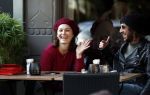 Amsterdam 9 november 2017
Fockeline Ouwerkerk met haar stylist Tommie Driessen op terras