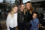 Amsterdam 24 oktober 2017
Boekpresentatie Vivian Reijs . Froukje de Both met dochter