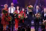 Utrecht 29 oktober 2017
Premiere on your feet in beatrixtheater in Utrecht. Gloria Estefan en haar man Emilio met Jim Bakkum  Vajen van den Bosch Nurlaila en Ellen Evers  tijdens het slotapplaus na afloop van de premiere van de musical On Your Feet!