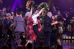 Utrecht 29 oktober 2017
Premiere on your feet in beatrixtheater in Utrecht. Gloria Estefan en haar man Emilio met Jim Bakkum  Vajen van den Bosch Nurlaila en Ellen Evers  tijdens het slotapplaus na afloop van de premiere van de musical On Your Feet!