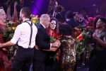 Utrecht 29 oktober 2017
Premiere on your feet in beatrixtheater in Utrecht. Gloria Estefan en haar man Emilio met Jim Bakkum  Vajen van den Bosch Nurlaila en Ellen Evers  tijdens het slotapplaus na afloop van de premiere van de musical On Your Feet!