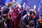 Utrecht 29 oktober 2017
Premiere on your feet in beatrixtheater in Utrecht. Gloria Estefan en haar man Emilio met Jim Bakkum  Vajen van den Bosch Nurlaila en Ellen Evers  tijdens het slotapplaus na afloop van de premiere van de musical On Your Feet!