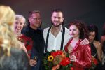 Utrecht 29 oktober 2017
Premiere on your feet in beatrixtheater in Utrecht. Gloria Estefan en haar man Emilio met Jim Bakkum  Vajen van den Bosch Nurlaila en Ellen Evers  tijdens het slotapplaus na afloop van de premiere van de musical On Your Feet!
