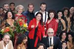 Utrecht 29 oktober 2017
Premiere on your feet in beatrixtheater in Utrecht. Gloria Estefan en haar man Emilio met Jim Bakkum  Vajen van den Bosch Nurlaila en Ellen Evers  tijdens het slotapplaus na afloop van de premiere van de musical On Your Feet!