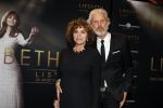 Amsterdam 2 oktober 2017
Premiere Liesbeth List de musical in Carre. Henriette Tol met man