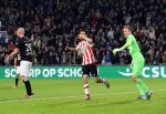 Eindhoven, 30 September 2017
PSV-Willem II, eindstand 4-0  Kompetitie 2017/2018
Hirving Lozano scoort