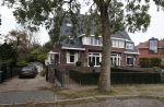 Amsterdam 12 oktober 2017  
Humberto Tan  en zijn vrouw Ineke hun auto's voor hun huis