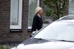 Nederhorst den Berg 4 oktober 2017
Jeanine Hennis-Plasschaert  wordt de dag na haar aftreden door haar chauffeur thuis opgehaald om haar ontslag aan te beiden bij Koning Willem Alexander
