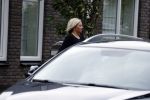 Nederhorst den Berg 4 oktober 2017
Jeanine Hennis-Plasschaert  wordt de dag na haar aftreden door haar chauffeur thuis opgehaald om haar ontslag aan te beiden bij Koning Willem Alexander