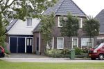 Nederhorst den Berg 4 oktober 2017
Jeanine Hennis-Plasschaert  wordt de dag na haar aftreden door haar chauffeur thuis opgehaald om haar ontslag aan te beiden bij Koning Willem Alexander