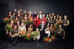 Utrecht 29 oktober 2017
Premiere on your feet in beatrixtheater in Utrecht. Gloria Estefan en haar man Emilio met Jim Bakkum  Vajen van den Bosch Nurlaila en Ellen Evers  tijdens het slotapplaus na afloop van de premiere van de musical On Your Feet!