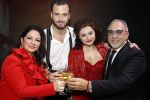 Utrecht 29 oktober 2017
Premiere on your feet in beatrixtheater in Utrecht. Gloria Estefan en haar man Emilio met Jim Bakkum  Vajen van den Bosch Nurlaila en Ellen Evers  tijdens het slotapplaus na afloop van de premiere van de musical On Your Feet!