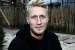 Amsterdam 26 oktober 2017 
De deelnemers-presentatie van het tv-programma Into The Waves Bovenste rij v.l.n.r. Miro Kloosterman, Joshua Nolet (ChefSpecila), Tim Douwsma, Donny Roelvink en Negativ (Maurits Delchot). Onderste rij v.l.n.r Nochtli Peralta Alvares, Touriya Haoud, Kay Nambiar, Christina Curry en Sonja Silva