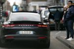 Amsterdam 11 november 2017
Kenny Tete met zijn nieuwe porsche panamera op de pc hooftstraat