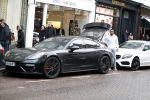 Amsterdam 11 november 2017
Kenny Tete met zijn nieuwe porsche panamera op de pc hooftstraat