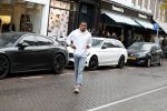 Amsterdam 11 november 2017
Kenny Tete met zijn nieuwe porsche panamera op de pc hooftstraat