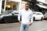 Amsterdam 11 november 2017
Kenny Tete met zijn nieuwe porsche panamera op de pc hooftstraat