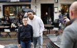 Amsterdam 11 november 2017
Kenny Tete met zijn nieuwe porsche panamera op de pc hooftstraat