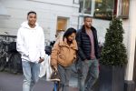 Amsterdam 11 november 2017
Kenny Tete met zijn nieuwe porsche panamera op de pc hooftstraat