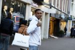 Amsterdam 11 november 2017
Kenny Tete met zijn nieuwe porsche panamera op de pc hooftstraat