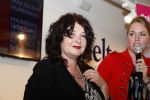 Amsterdam 16 oktober 2017
Boekpresentatie Marjolein Hurkmans . Angela Groothuizen ontvangt het eerste exemplaar.