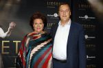 Amsterdam 2 oktober 2017
Premiere Liesbeth List de musical in Carre. Marjolein Touw met vriend