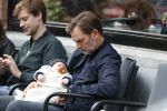 Amsterdam 14 oktober 2017 
Ronald de Boer met zijn zoontje op schoot op terras