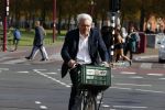 Amsterdam 14 oktober 2017
Afscheidsdienst van burgemeetser Eberhard v d Laan in het concertgebouw. Theodor Holman met vrouw