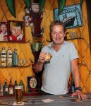 Rotterdam, 29 Augustus 2017 Persvoorstelling OASE Bar
met o.a. Joke Bruijs, Ron Brandsteder, Gerard Cox, Jacques Herb, Mini en Maxi, Jenny Arean, Bastiaan Ragas en Tony Neef.