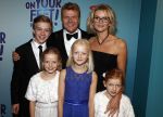 Utrecht 29 oktober 2017
Premiere on your feet in beatrixtheater in Utrecht. Bastiaan Ragas met zijn vrouw Tooske en hun kinderen